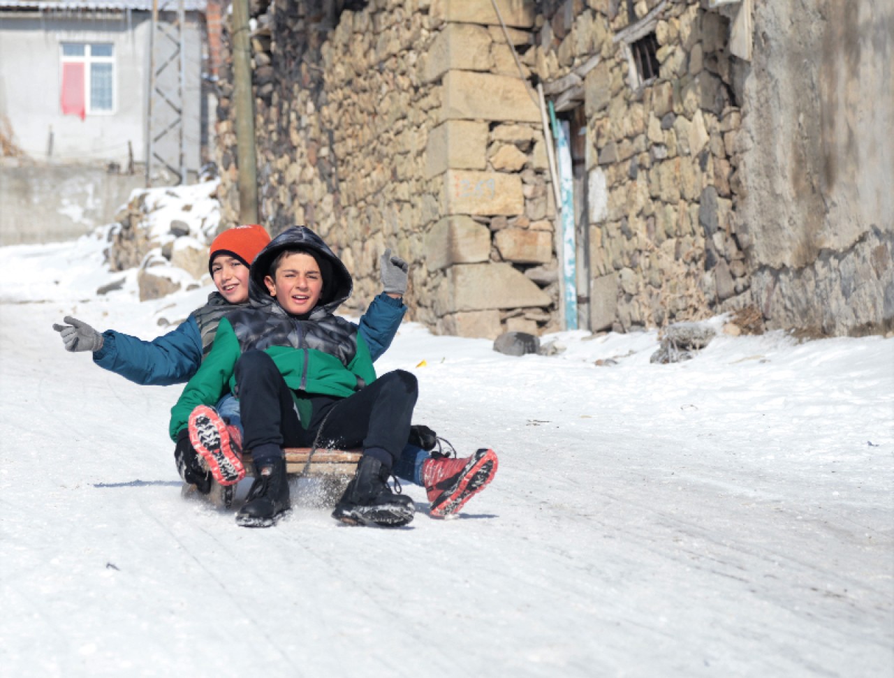 Erzurum'da soğuklar çocukların eğlencesine engel olmuyor 5