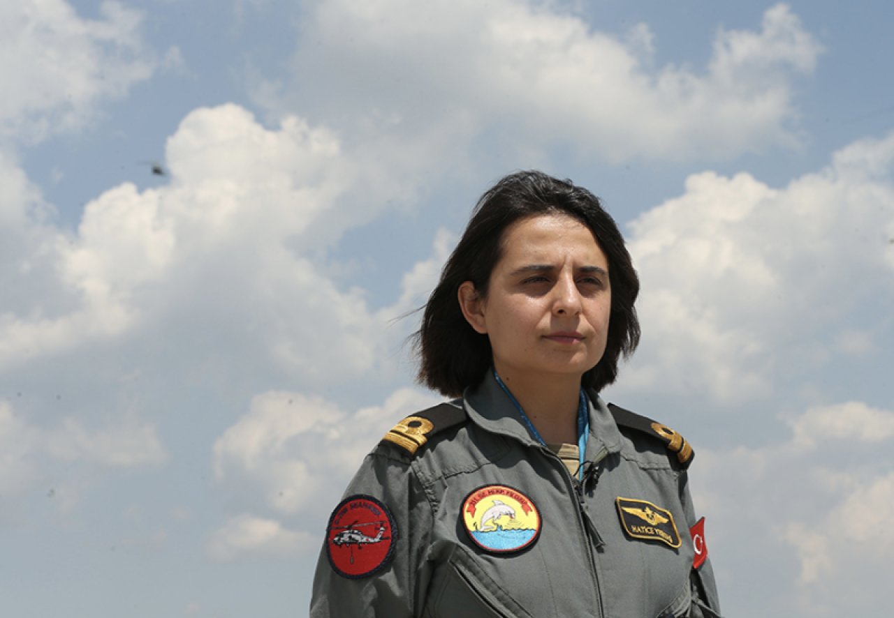 Deniz Hava Komutanlığının tek kadın pilotu Hatice Yüzbaşı TSK'nın emrinde 3