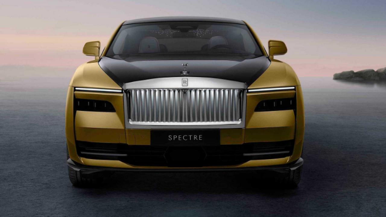 Rolls-Royce ilk elektrikli otomobili Spectre'ı tanıttı 2