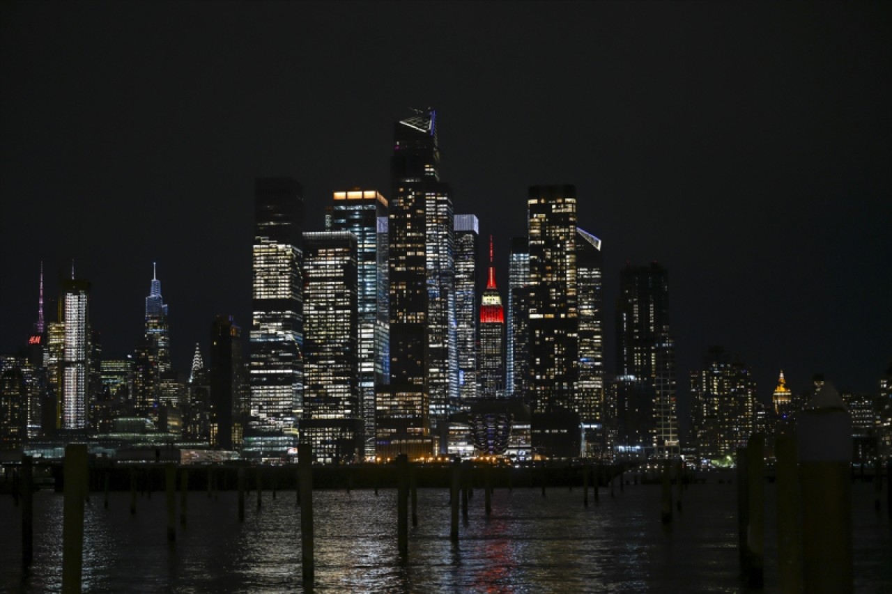 Empire State Binası Türk Bayrağı renkleriyle ışıklandırıldı 2