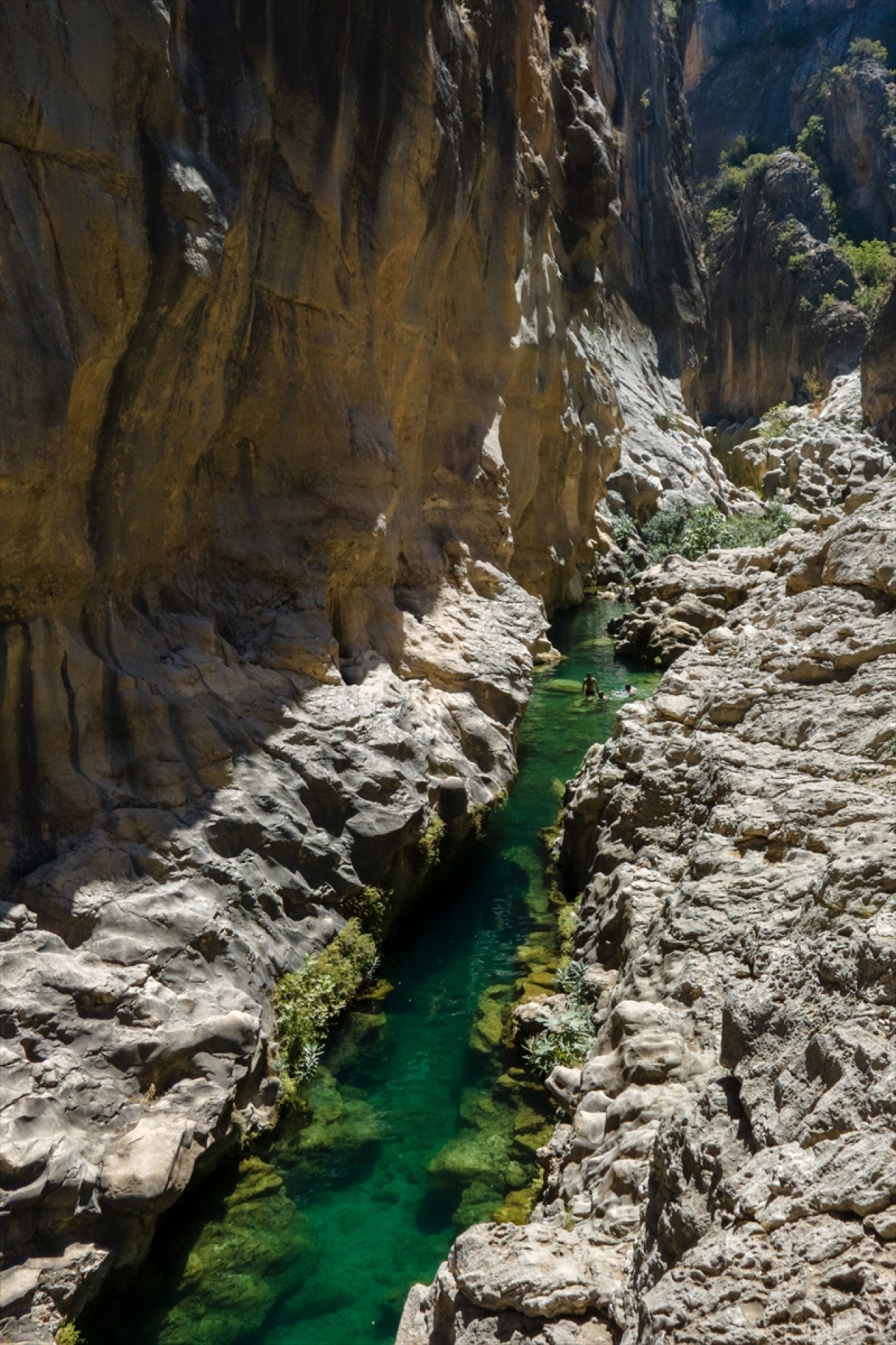 Serinlemek isteyen turistlerin adresi: "Gezende Kanyonu" 16