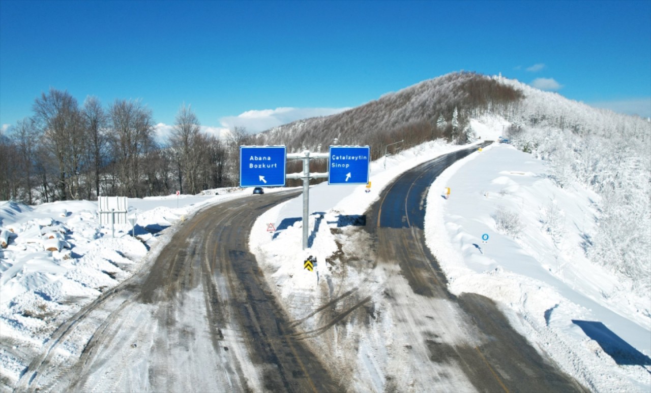 Kastamonu'da ormanlar beyaz örtüyle kaplandı 2