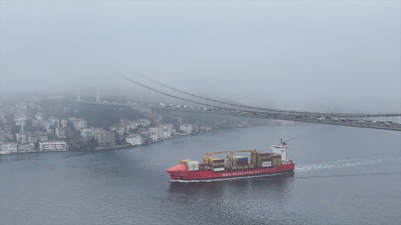 İstanbul'da sisli hava etkili oldu 1