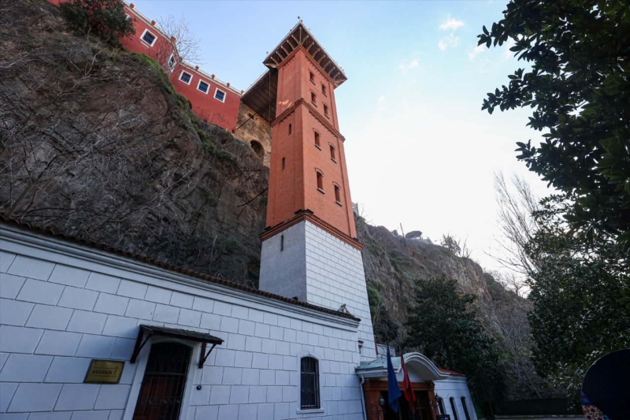 İzmir'deki Tarihi Asansör 117 yıldır ayakta 7