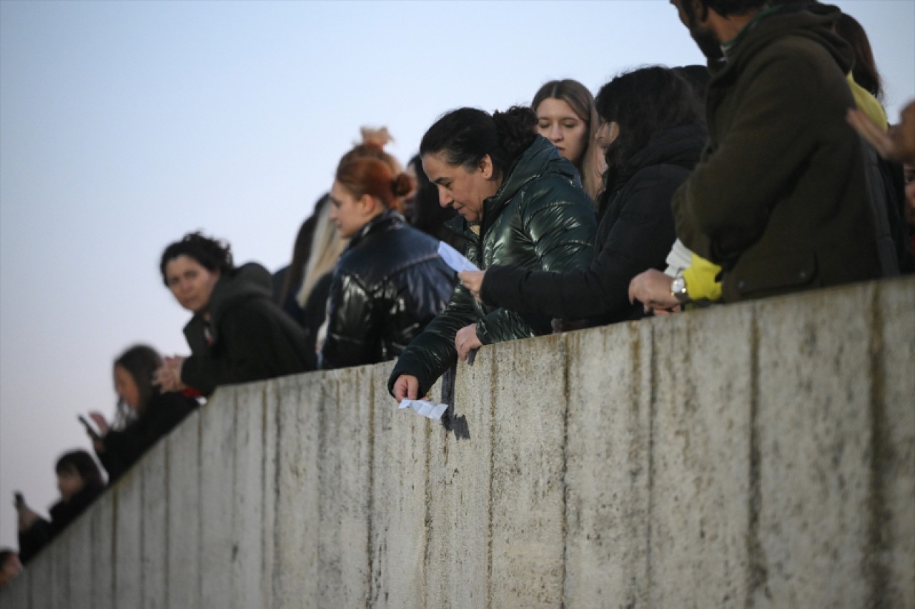 Edirne'de dilekler Tunca Nehri'ne bırakıldı 5