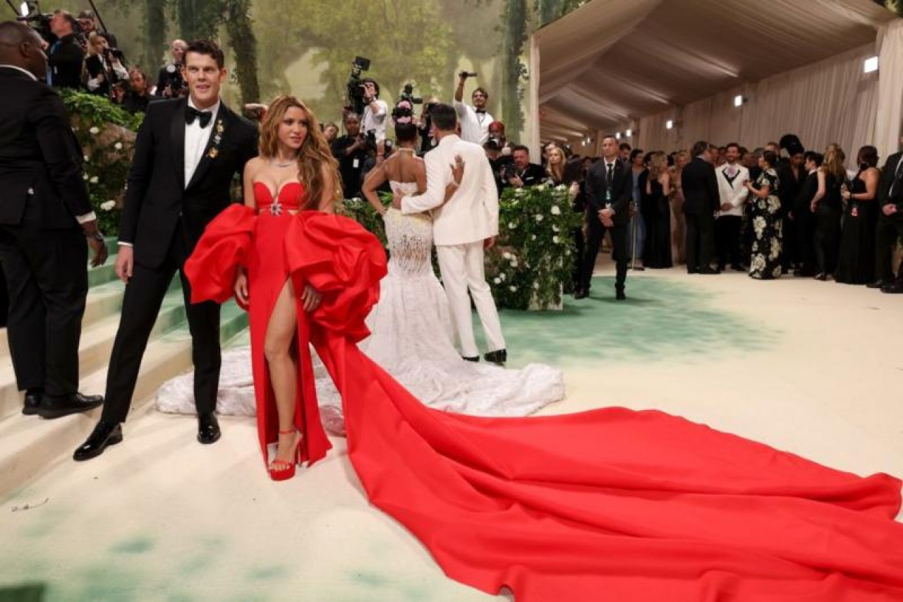 Met Gala şıklığı, fotoğraflardan bile taştı! 5