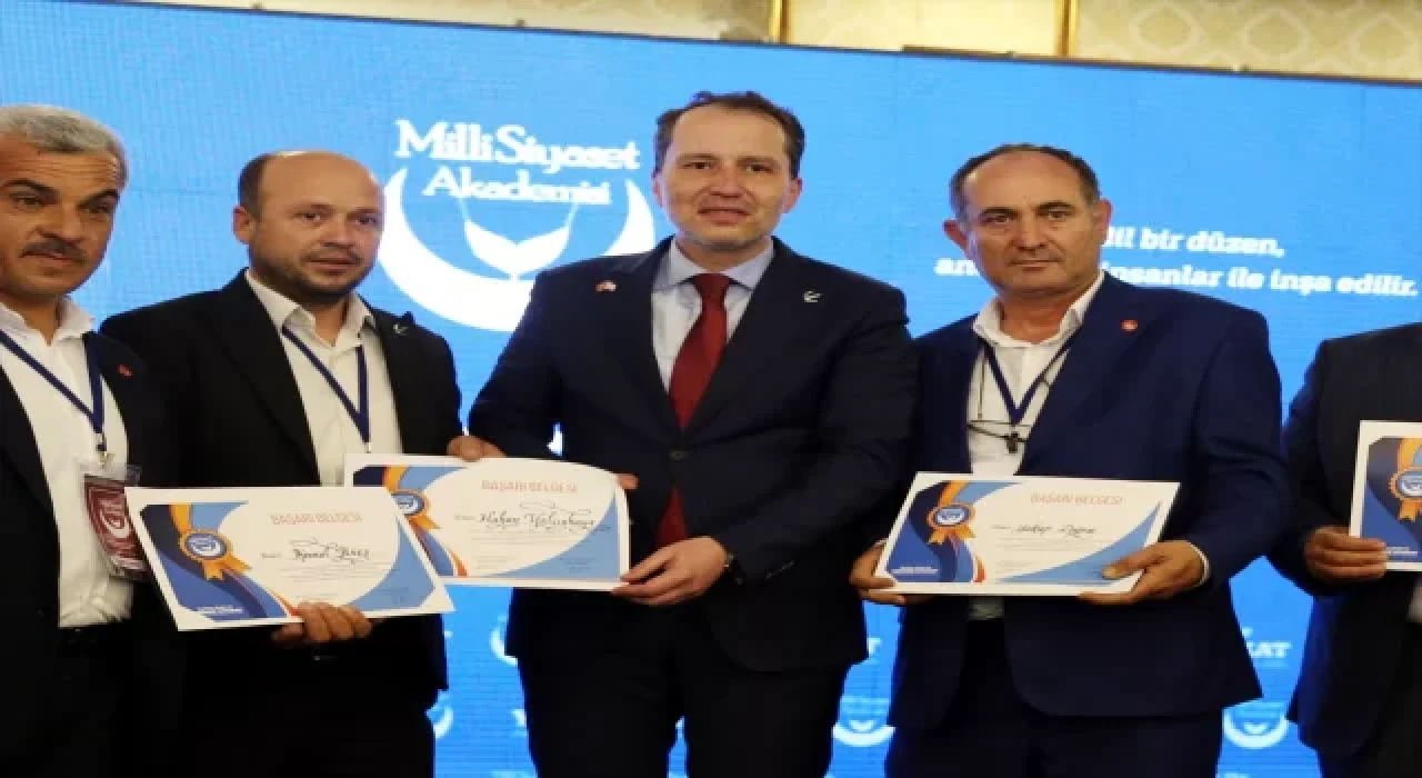 Yeniden Refah Partisi’nin Antalya’da ”Milli Siyaset Akademisi” programı vardı