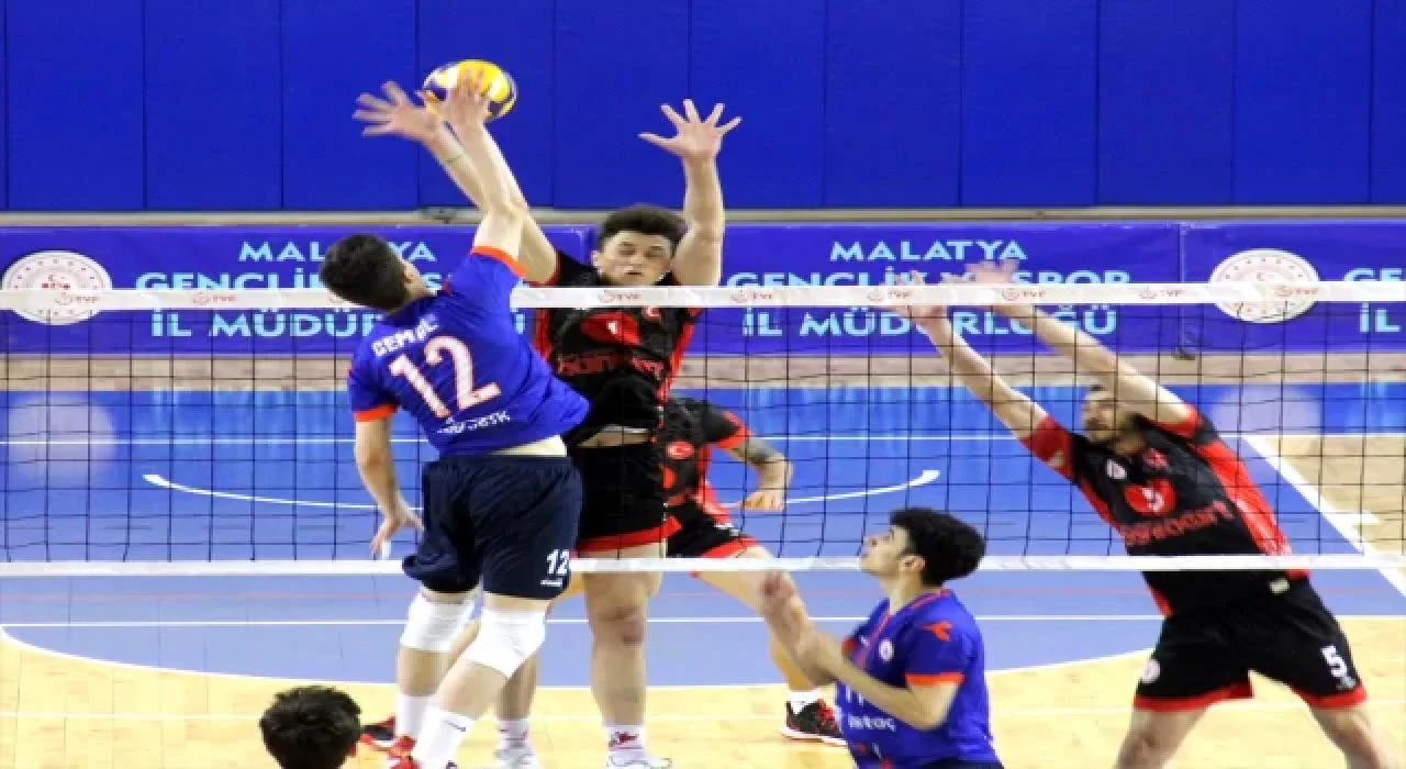 Genç Erkekler Türkiye Voleybol Şampiyonası Malatya’da devam ediyor