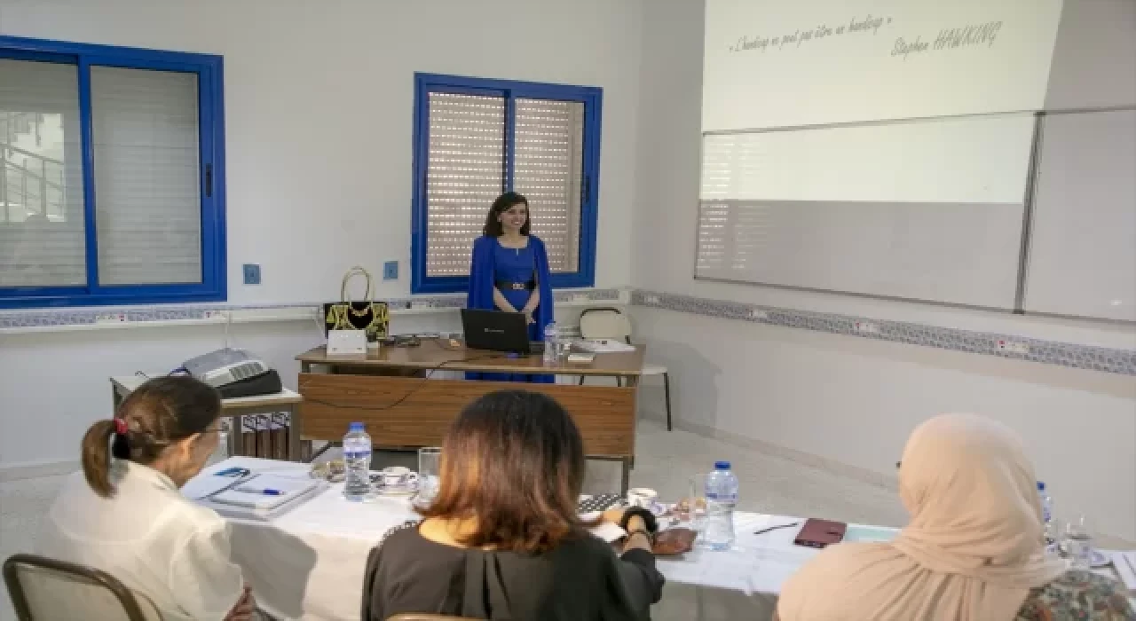 Tunuslu genç kadın tedavisi olmayan hastalığının zorluklarına rağmen genetik alanında doktorasını tamamladı