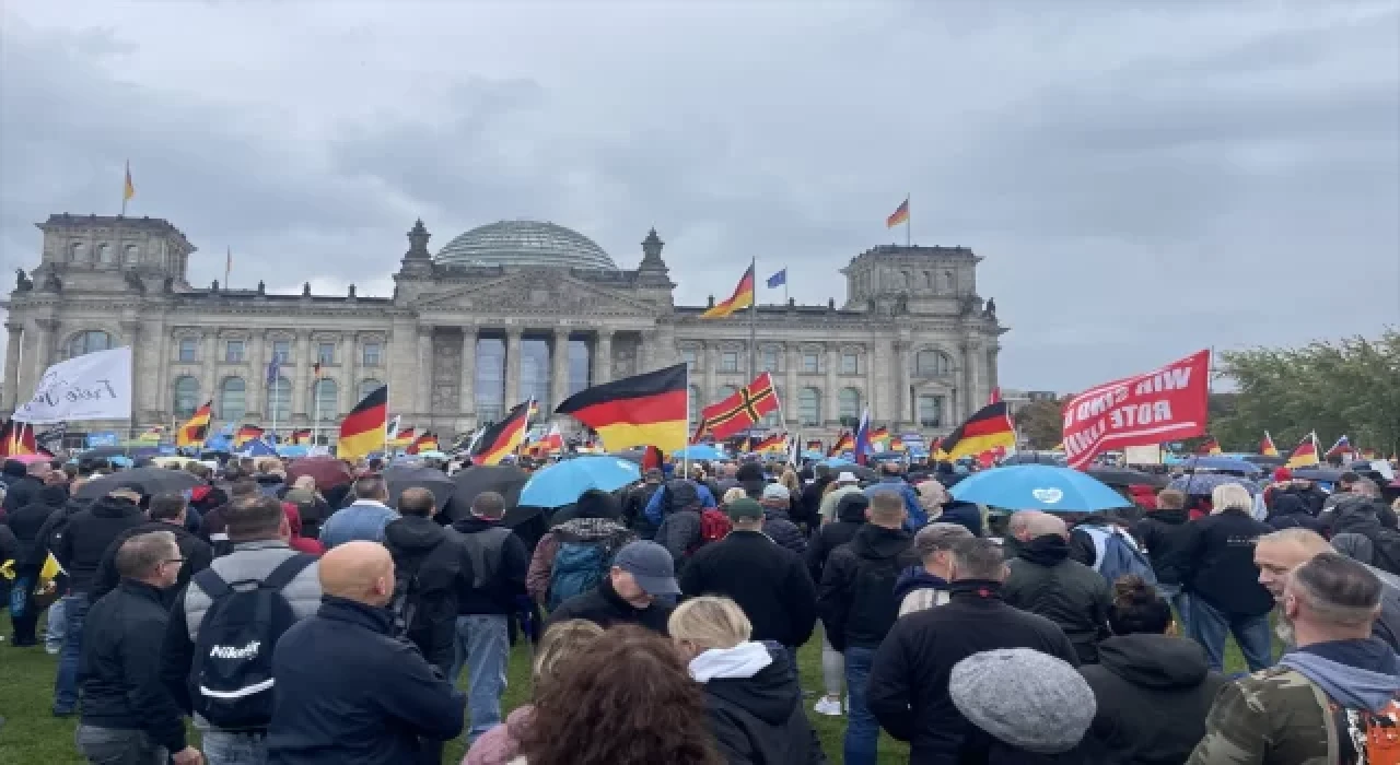 Almanya’da AfD Partisi hükümetin enerji politikasını protesto etti