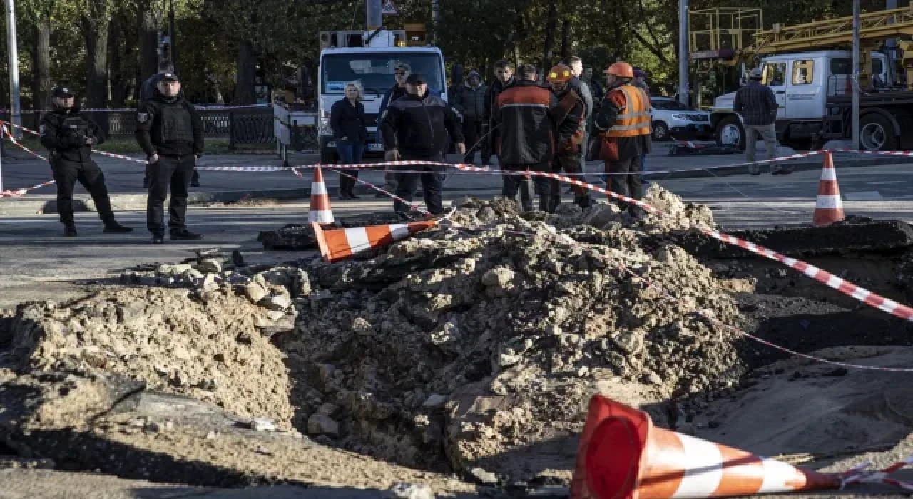 Kiev’de Rus güçlerinin saldırılarının izleri silinmeye çalışılıyor