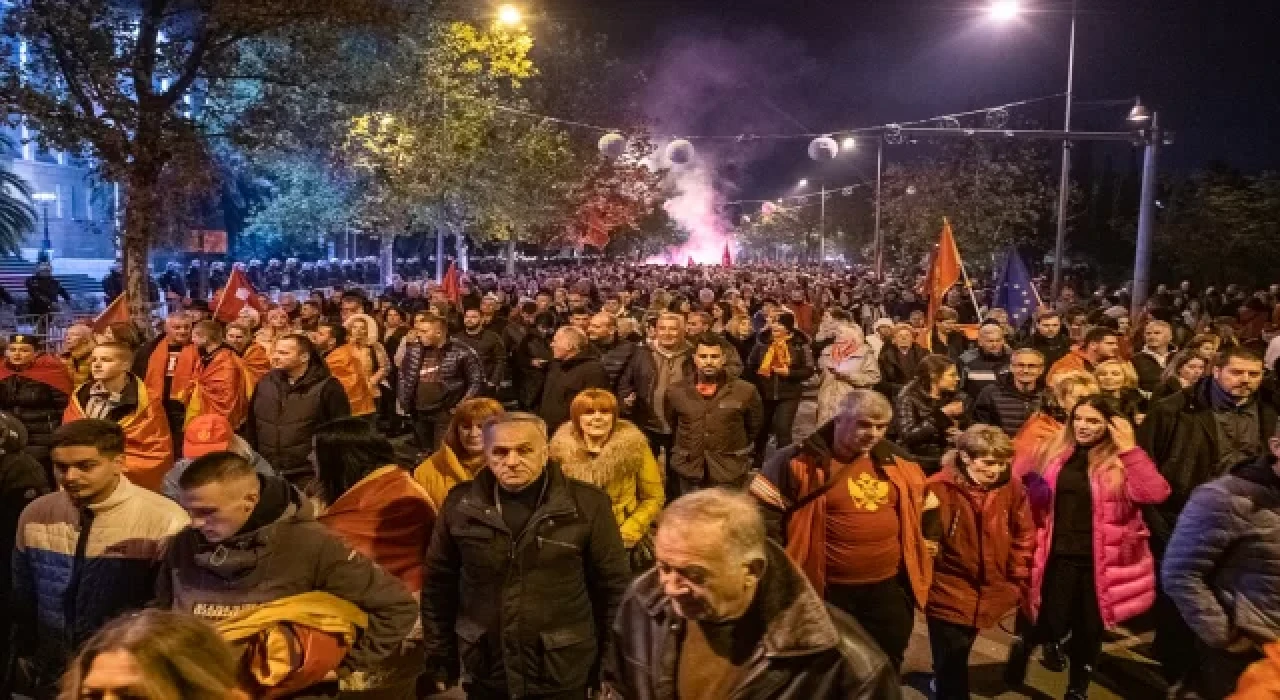 Karadağ’da erken genel seçim talebiyle düzenlenen gösteriler devam ediyor