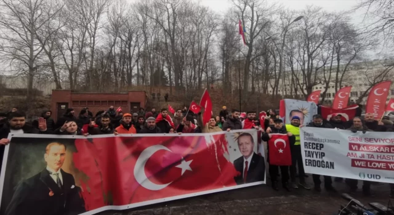 İsveç’te terör örgütü PKK/YPG destekçilerinin provokasyonu protesto edildi