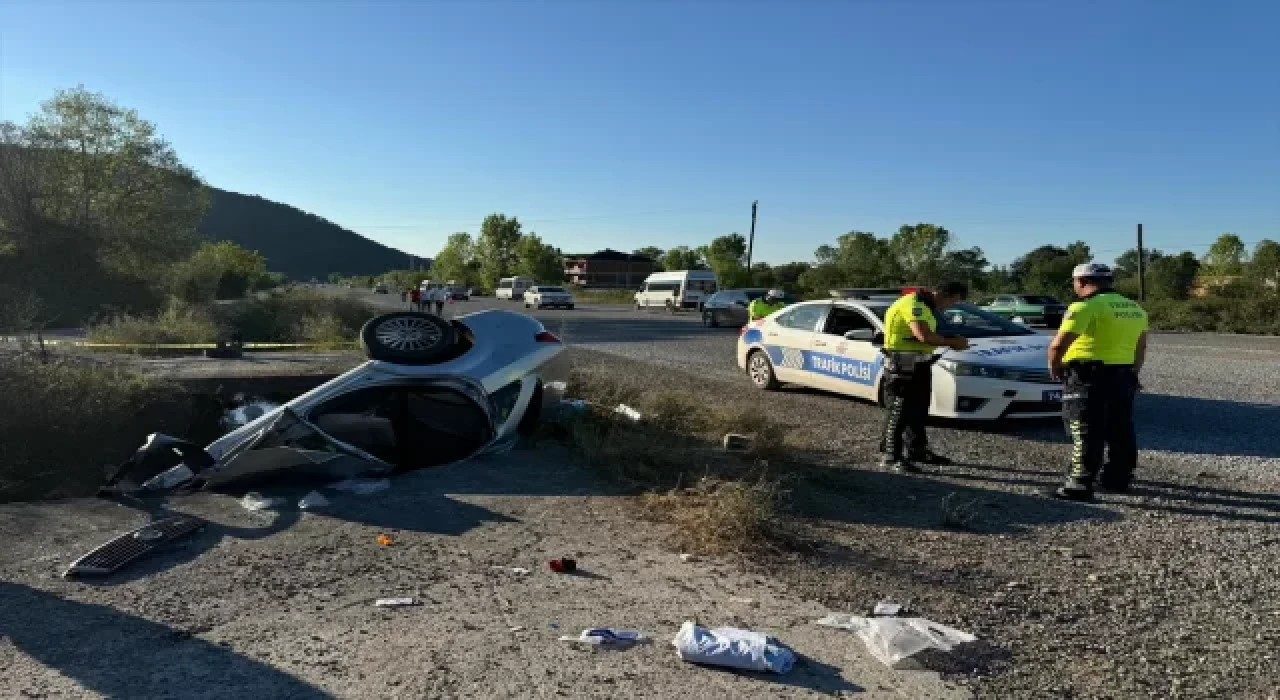 Bartın’da kanala devrilen otomobildeki 1 kişi öldü, 3 kişi yaralandı