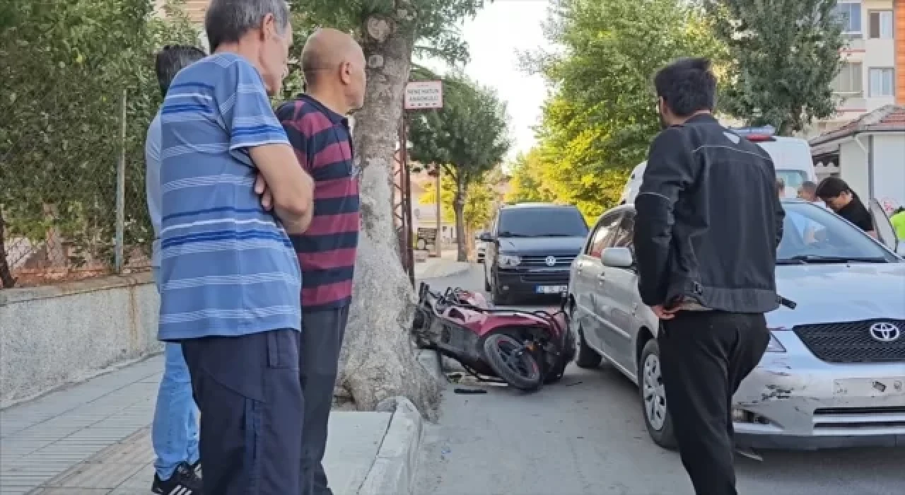 Çorum’da araba ile çarpışan motosikletin sürücüsü yaralandı