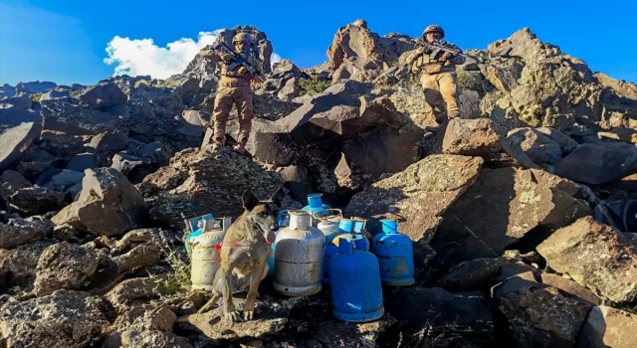 Ağrı’da terör örgütü PKK/KCK’ya yönelik operasyonda yaşam malzemesi ele geçirildi