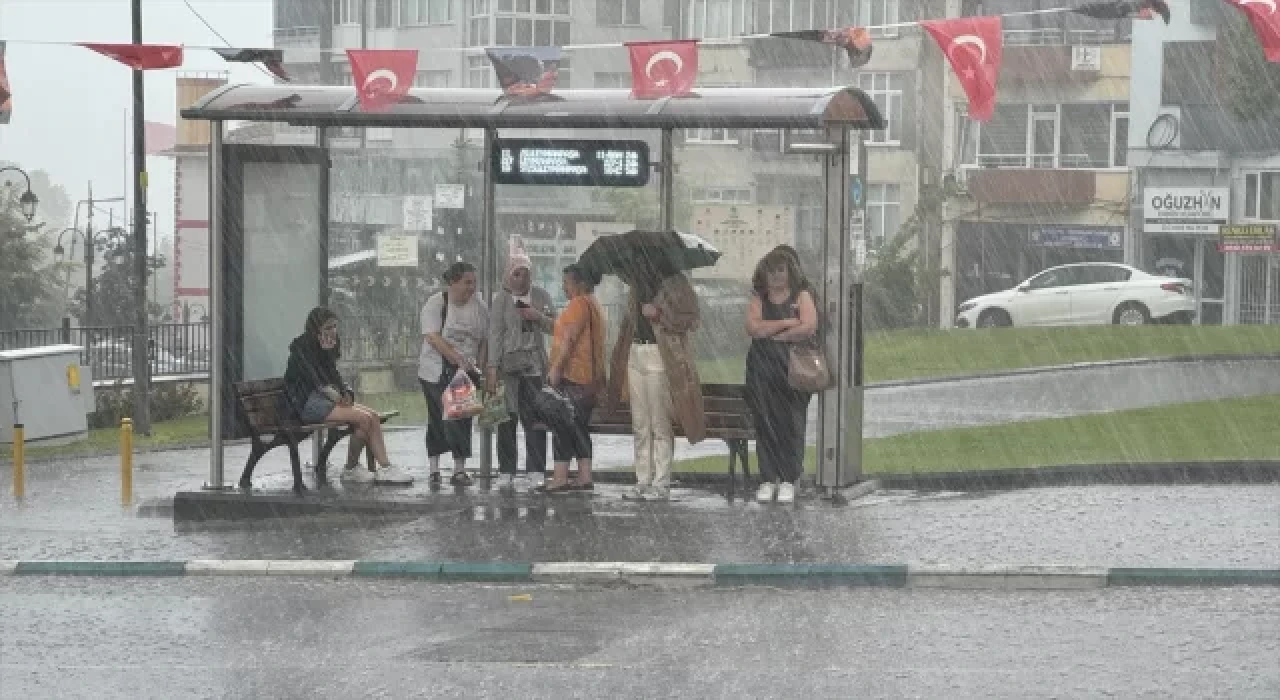 Tekirdağ’da sağanak etkili oluyor