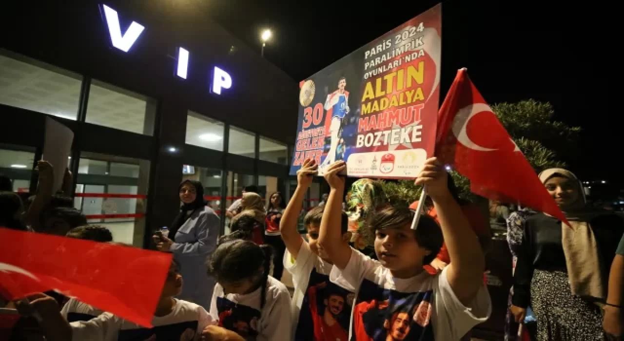 Milli tekvandocu Mahmut Bozteke, Gaziantep’te törenle karşılandı