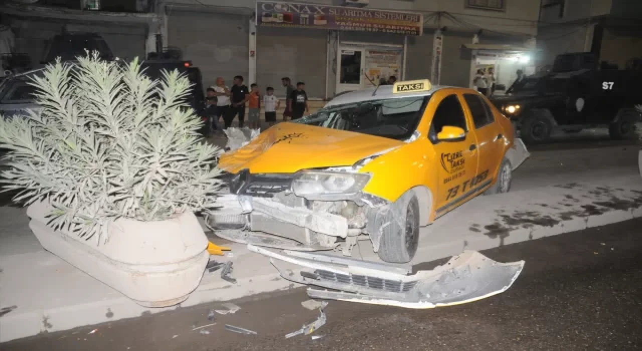 Şırnak’ta freni boşalan tır önce otomobile sonra da tıra çarptı