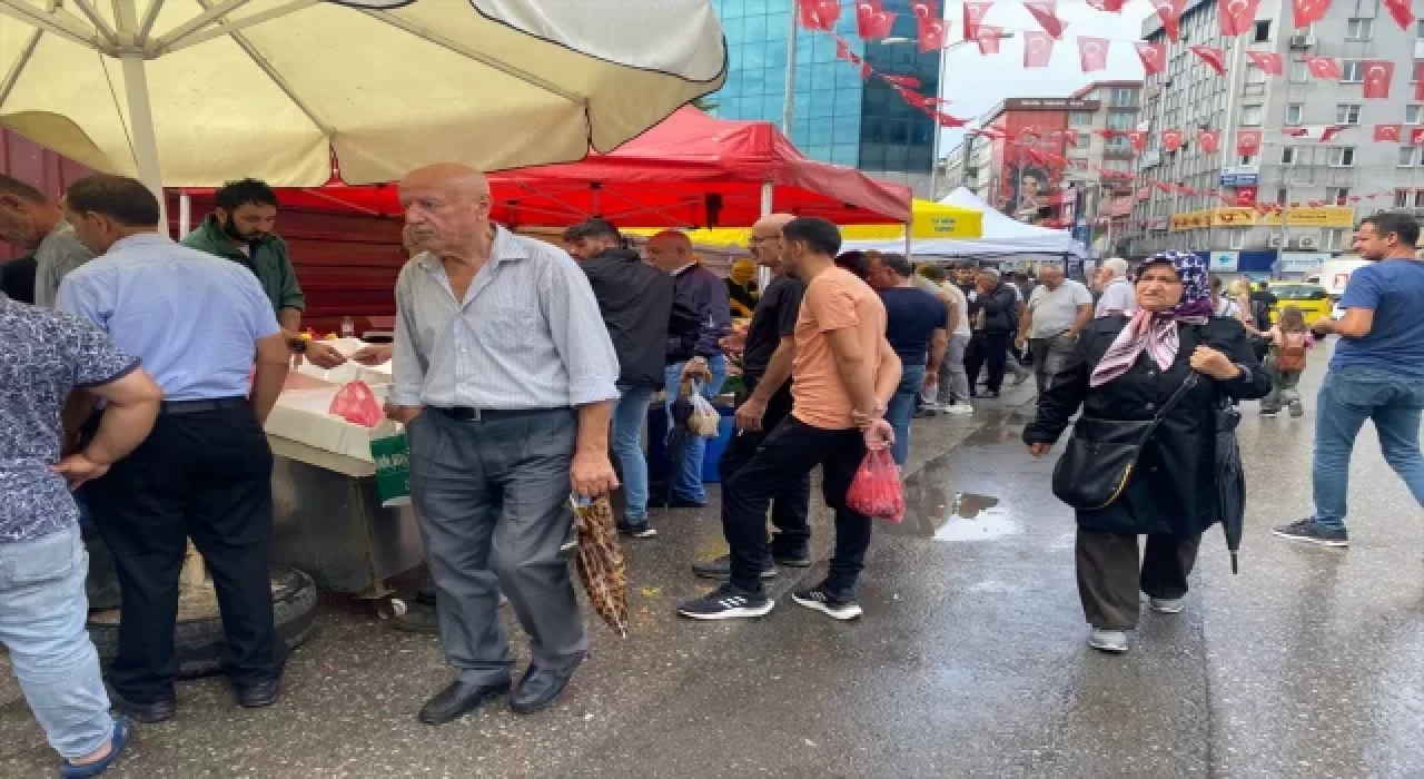 Zonguldak’ta sezonun başlamasıyla balık pazarı hareketlendi