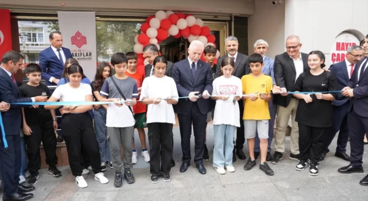 ”Hayır Çarşısı” Beyoğlu’nda açıldı