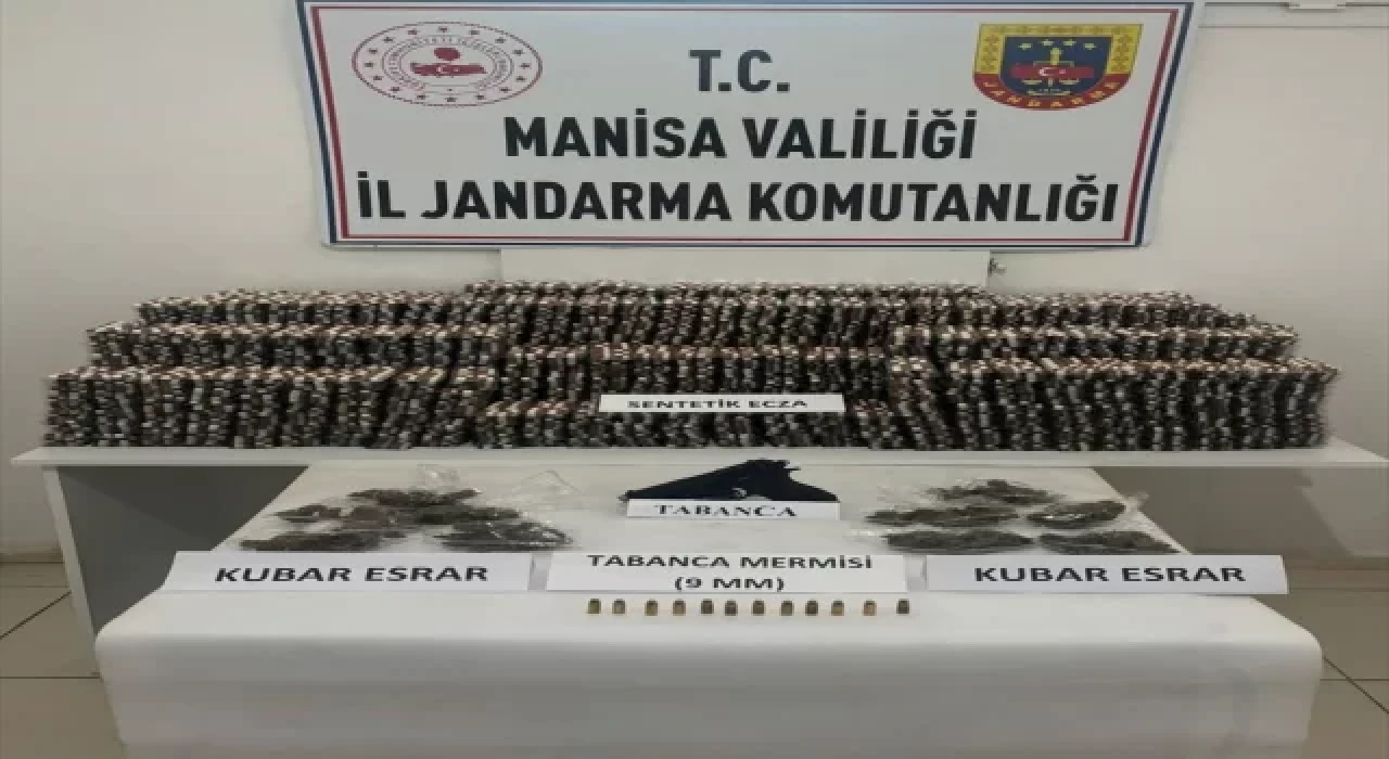 Manisa’da 54 bin 860 sentetik ecza hapı ele geçirildi