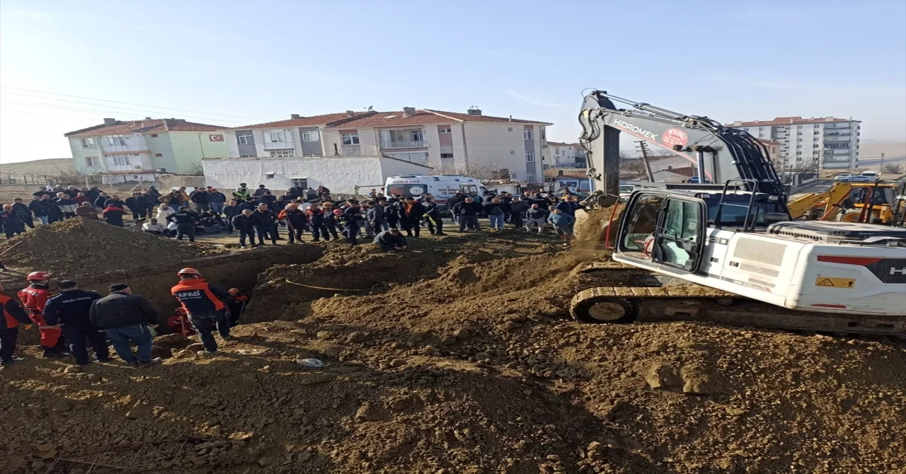 Polatlı’da kanalizasyon bağlantı çalışması sırasında göçük meydana geldi