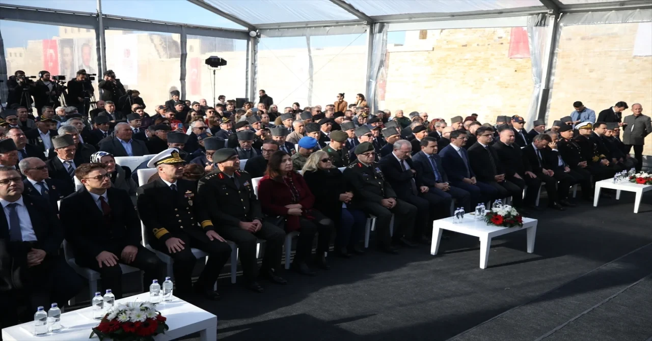 İtilaf Devletleri’ne bağlı güçlerin Gelibolu Yarımadası’ndan tahliyesinin 108. yıl dönümünde merasim yapıldı