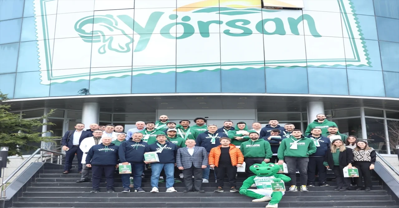 Bursaspor Yörsan oyuncuları ve idari kadrosu, Matlı Grup’u ziyaret etti