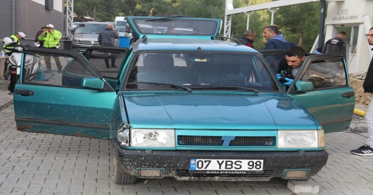 Bursa’dan çaldıkları otomobille Manisa’ya gelen 3 çocuk suçüstü yakalandı