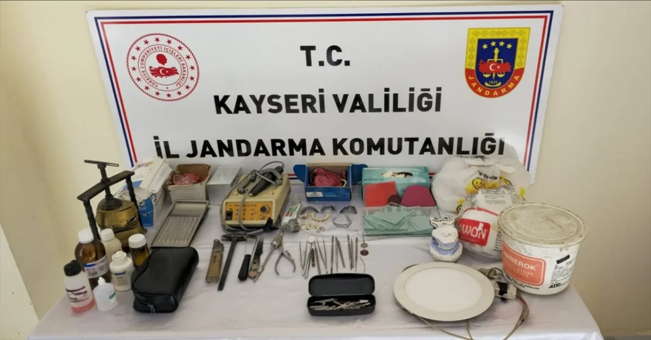 Kayseri’de ruhsatsız diş muayenehanesi işleten kişi hakkında adli işlem başlatıldı