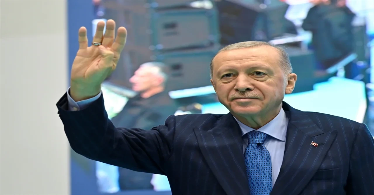 Cumhurbaşkanı Erdoğan: ”Önlerinde sadece iki tercih var. Ya teröre tövbe edip silah bırakacaklar ya da tasfiye olmaktan kurtulamayacaklar”