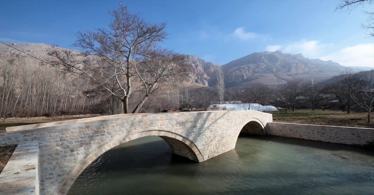 Malatya’da tarihi taş köprünün restorasyonu tamamlandı