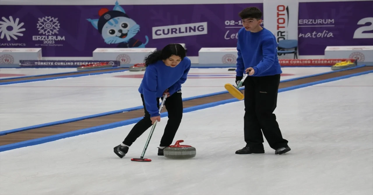 Erzurum’da EİT 2025’te curling branşında Kuzey Yamacı SK birinci oldu