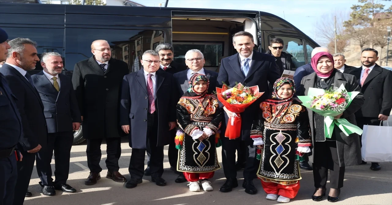 Bakan Bayraktar, Sivas’ın Hafik ilçesine tabii gaz verilmesi dolayısıyla düzenlenen törene katıldı: