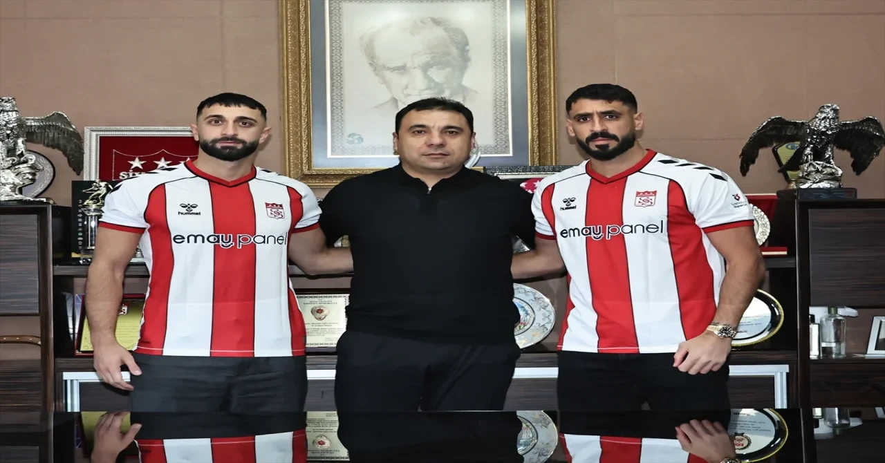 Sivasspor, Efkan Bekiroğlu ve Tolga Ciğerci’yi transfer etti 