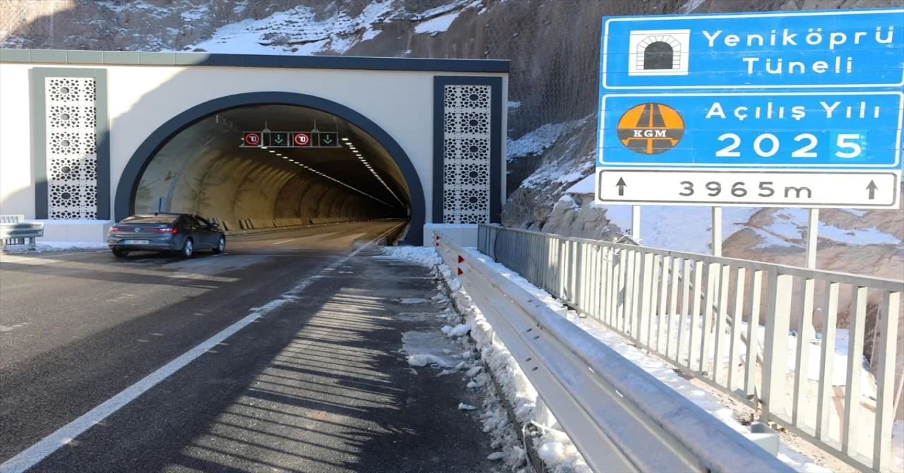 HakkariYüksekova yolundaki Yeniköprü Tüneli trafiğe açıldı