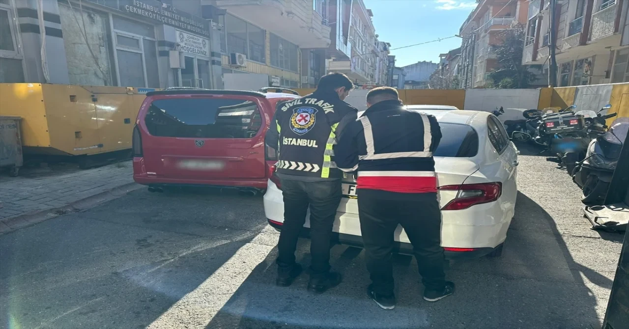 İstanbul’da trafikte kural ihlali yapan 2 sürücüye para cezası