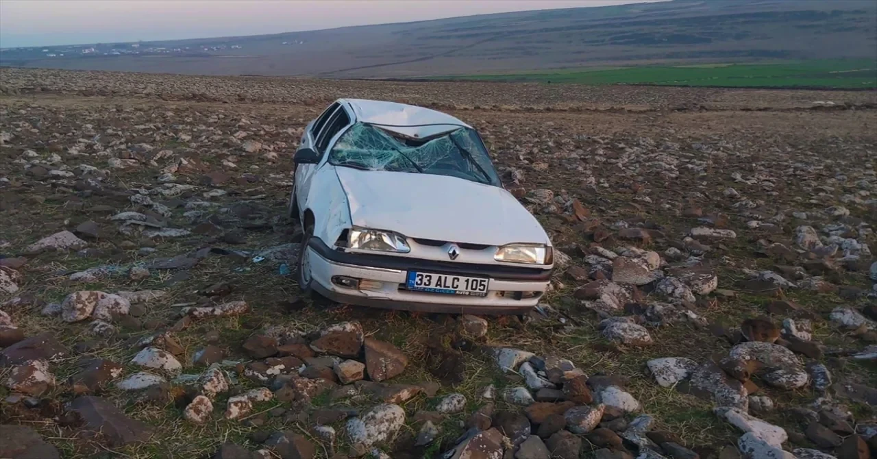 Şanlıurfa’da şarampole devrilen otomobildeki 7 kişi yaralandı