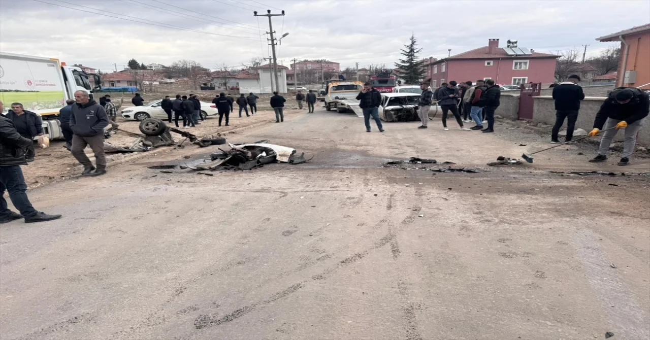 Kırşehir’de devrilen otomobilin sürücüsü ağır yaralandı