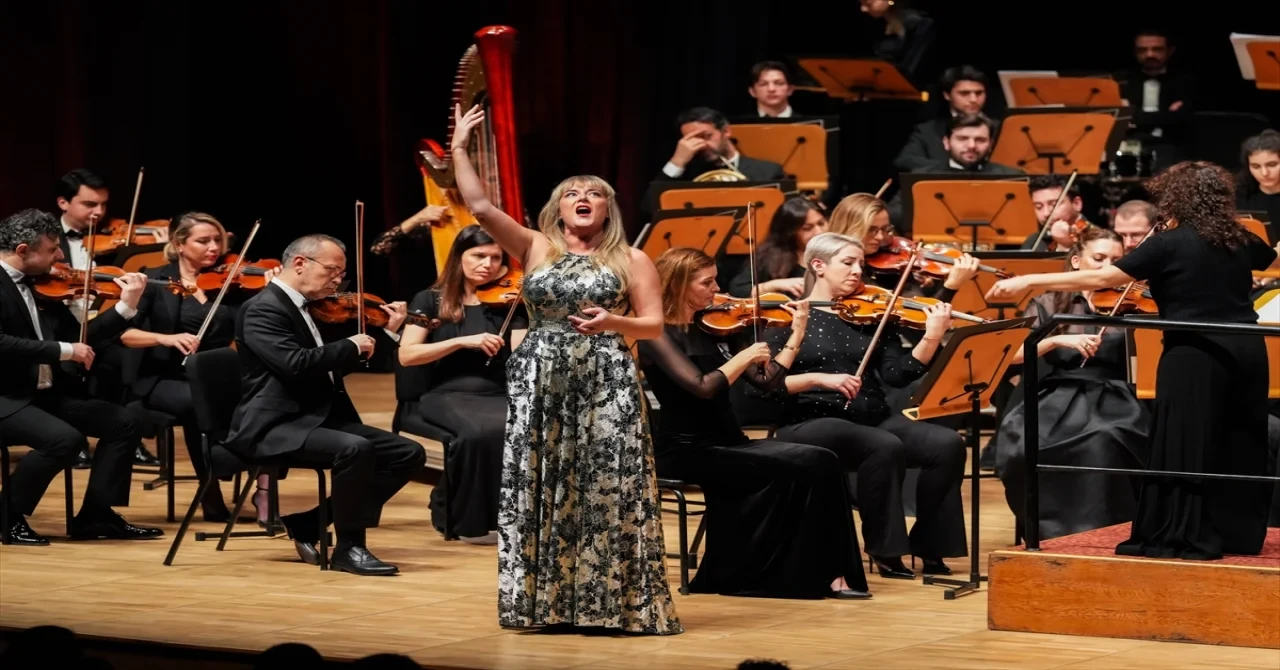 Ünlü soprano Sinead Campbell Wallace, İstanbul’da konser verdi