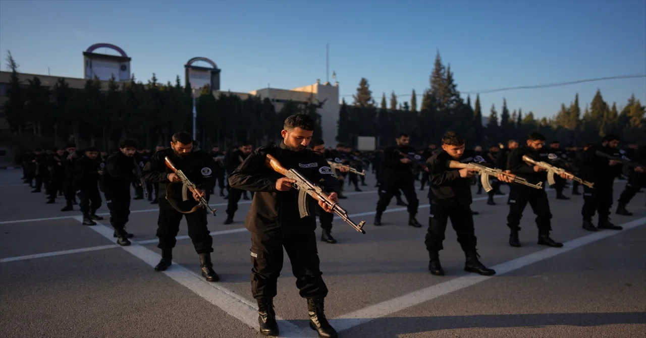 Suriye’de yeni kolluk kuvveti adaylarına eğitim veriliyor