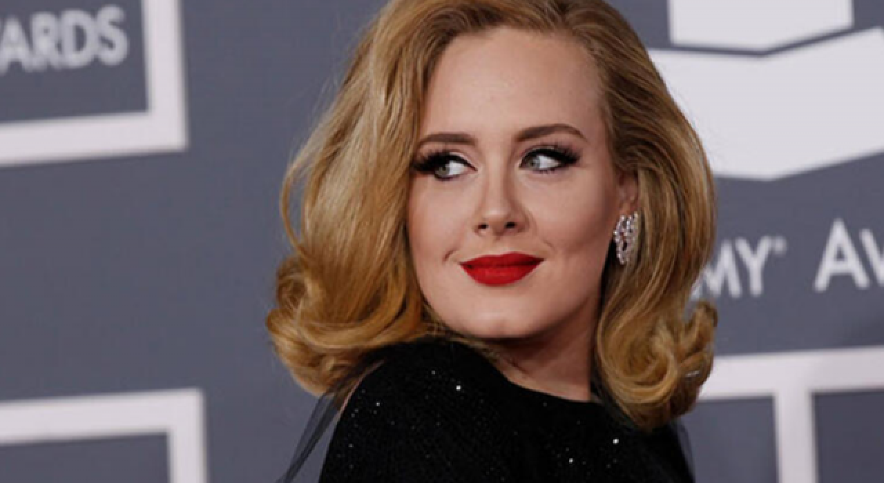 Adele resmen boşandı