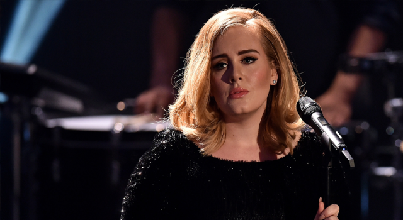 Adele yüzyılın en çok albüm satan kadın şarkıcısı oldu