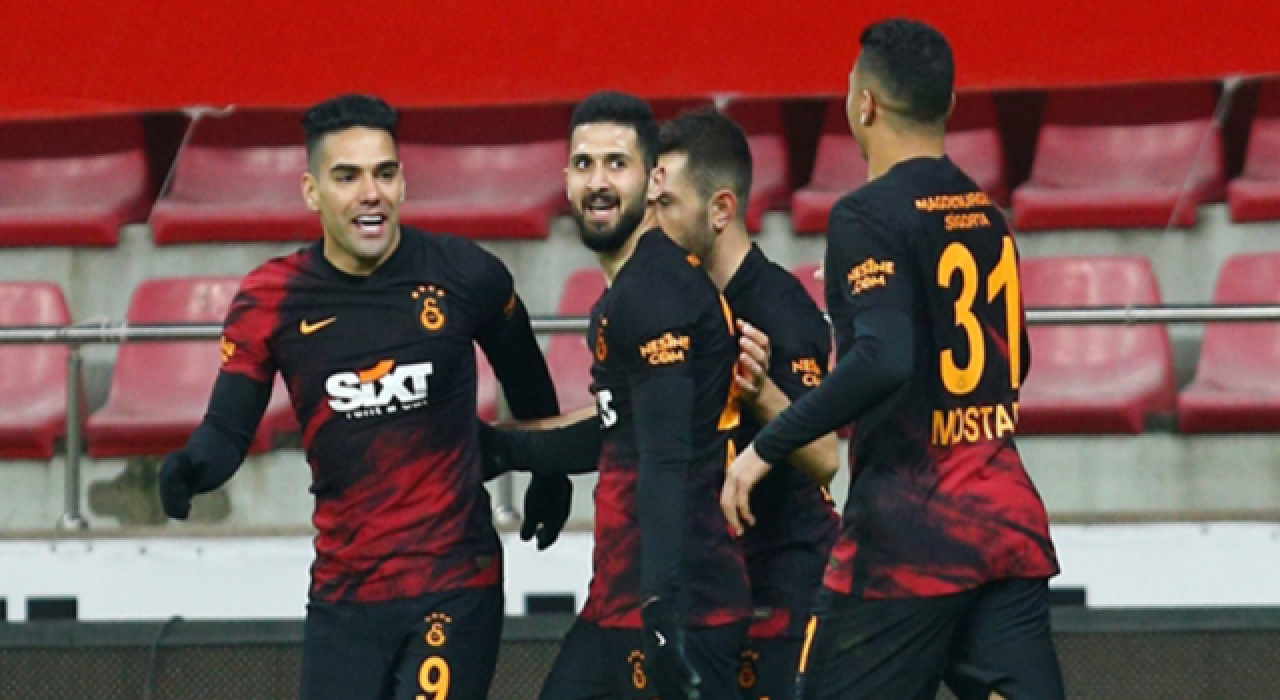 Aslan Kayseri'de yarasını sardı