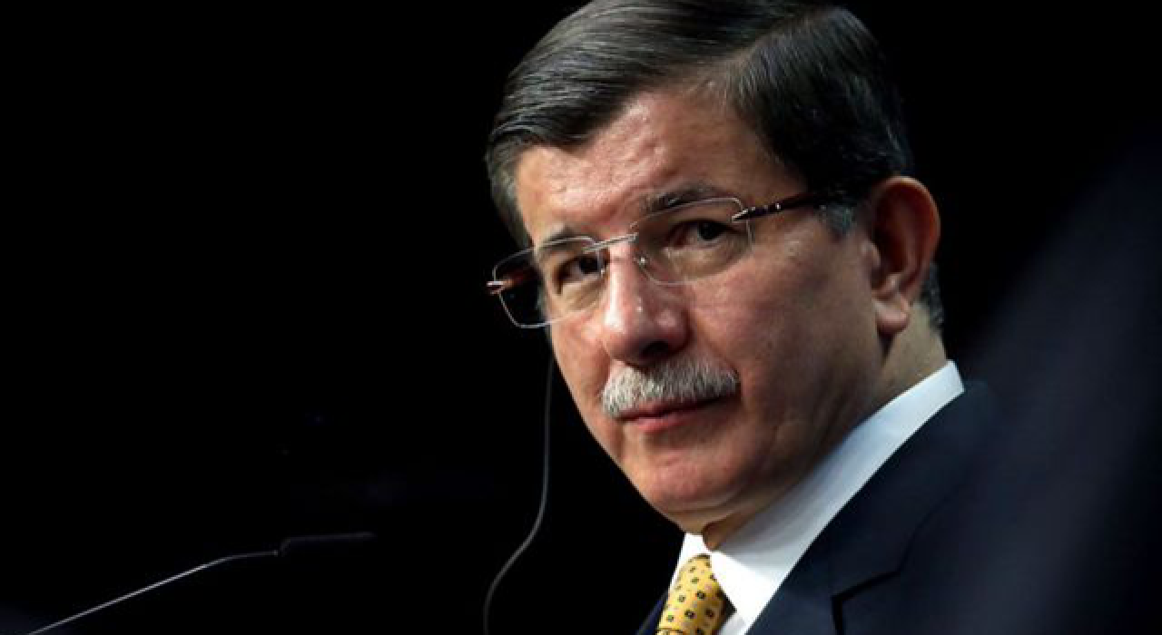 Davutoğlu: "Erdoğan, Bahçeli ile birlikte Türkiye'yi ekonomik iflasa sürüklemiştir"