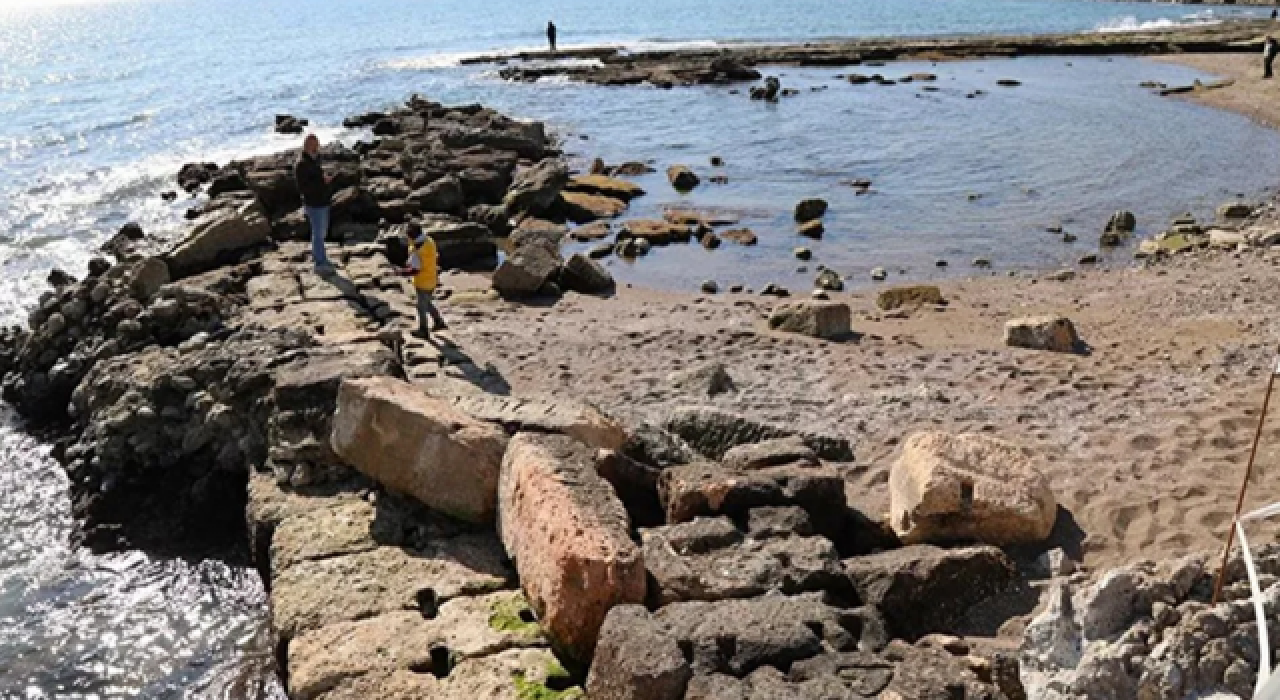 Deniz çekildi, antik liman ortaya çıktı