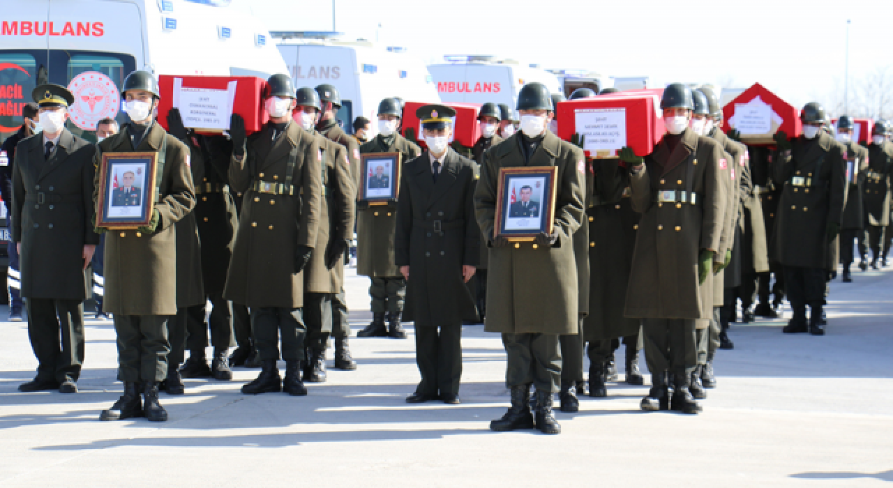 Helikopter kazası şehitleri Ankara'ya uğurlandı