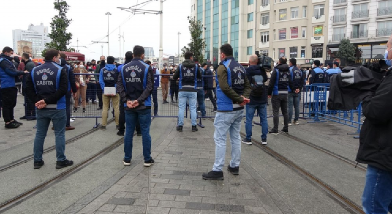 İstiklal Caddesi'ne girişler kapatıldı