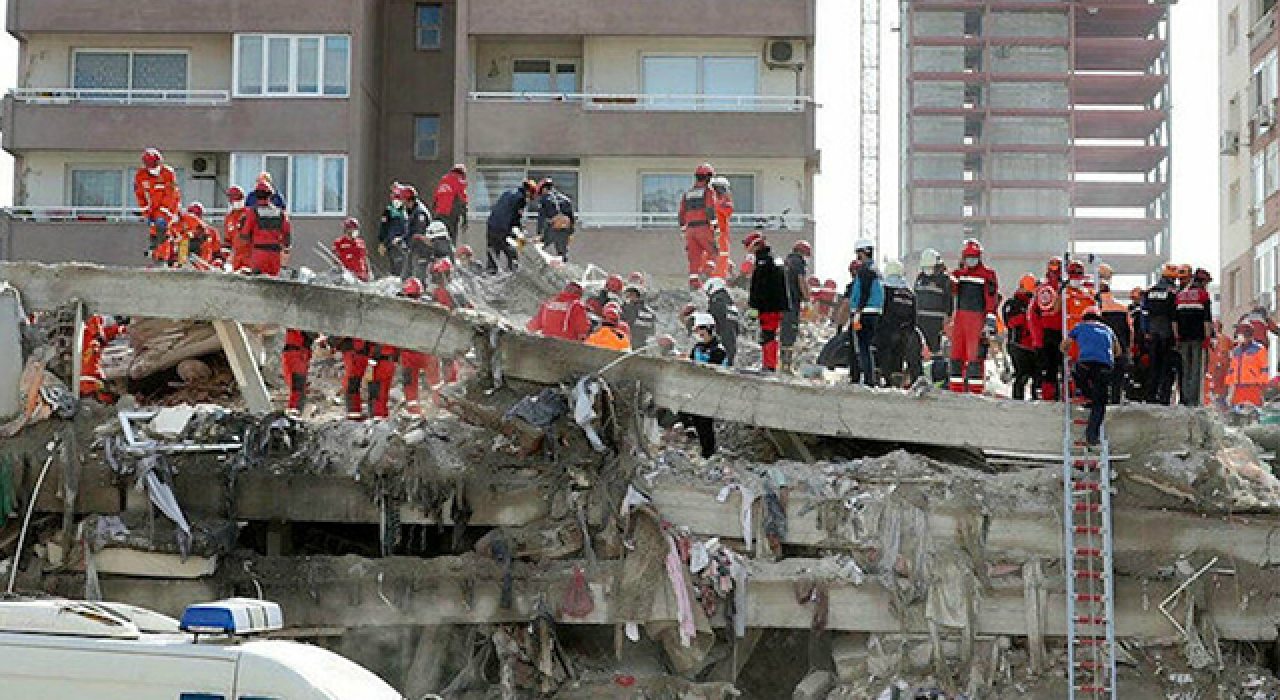 İzmir depreminde yıkılan Rıza Bey Apartmanı'nın fenni mesulü tutuklandı